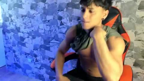 zyzz_1812 online show from July 18, 8:36 pm