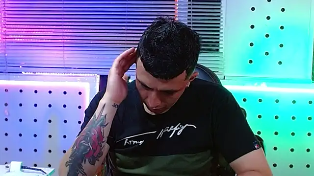 Darko0717 online show from March 12, 12:29 am