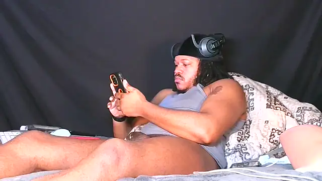 Carolinayoungin online show from April 19, 11:51 pm