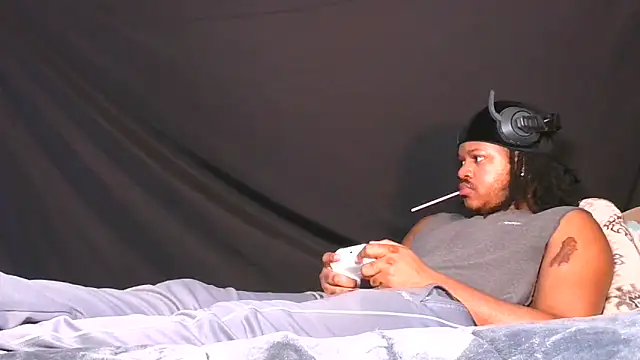 Carolinayoungin online show from April 12, 5:14 pm