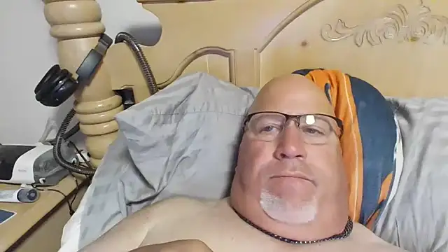 Bigbear0563 online show from June 8, 5:19 am