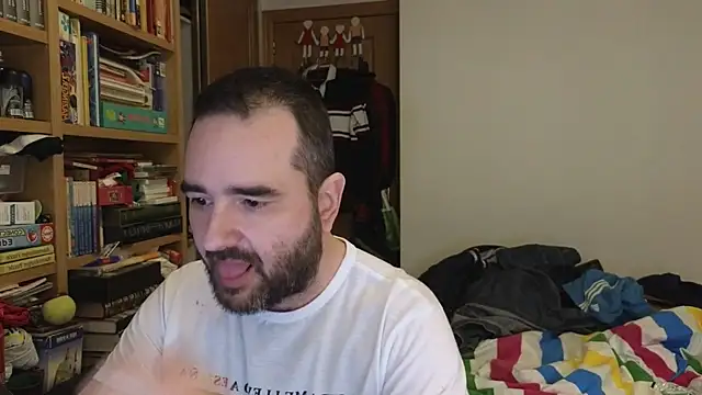 curiosillo83 online show from April 6, 7:53 am