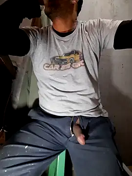 hecwil8 online show from May 28, 6:39 pm
