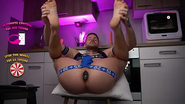 kennethwade online show from December 6, 8:40 pm