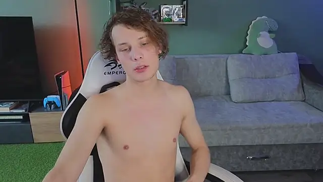 TeddyLiLboy online show from October 10, 11:48 am