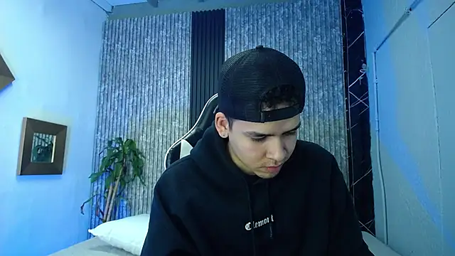 Mike 0233  online show from February 19, 5:04 am