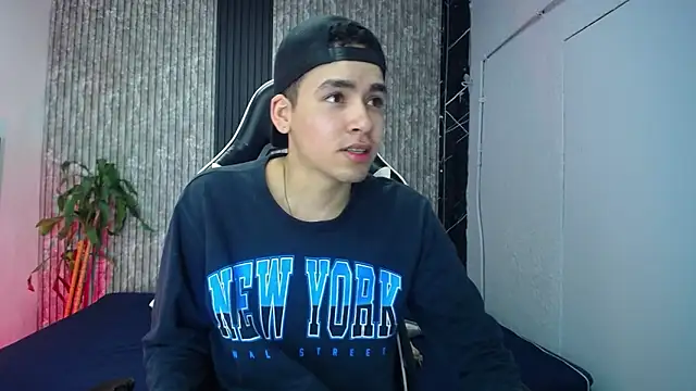 Mike 0233  online show from February 17, 4:44 am