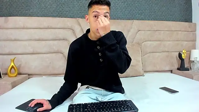 thiago19s online show from June 1, 12:49 pm