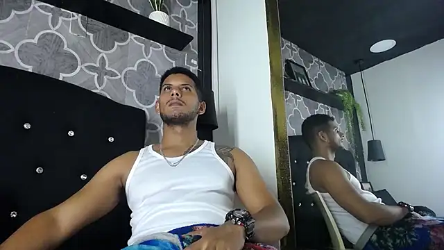 Chris Dick23 online show from July 19, 7:25 am