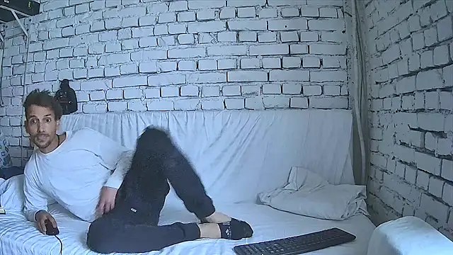 GiorgieUps online show from November 29, 6:59 am