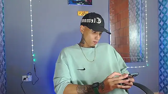 Liam lee online show from June 8, 8:54 pm