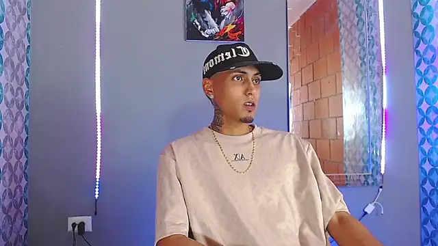 Liam lee online show from April 18, 10:20 pm