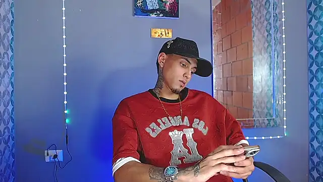 Liam lee online show from June 12, 10:07 pm