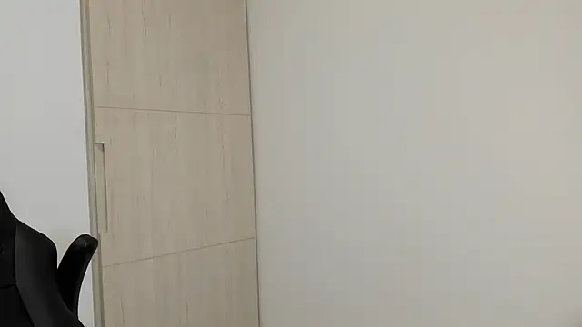 liamelf online show from February 17, 4:44 am