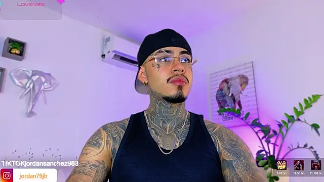 JordanSmiith  online show from March 21, 7:51 pm