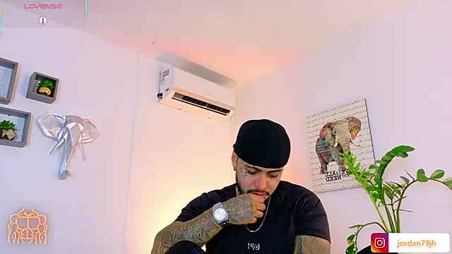 JordanSmiith  online show from July 10, 11:17 pm