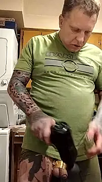 fukurbutt online show from February 3, 6:33 am