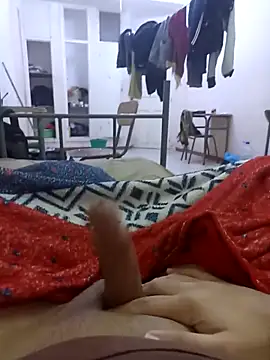 Hot Boy 2004 online show from April 9, 4:13 pm