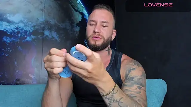 delessandro world online show from March 30, 1:28 am