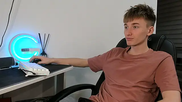 vibemygirl online show from December 4, 2:48 pm