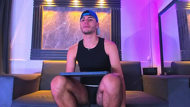 liam genner  online show from October 4, 8:13 pm