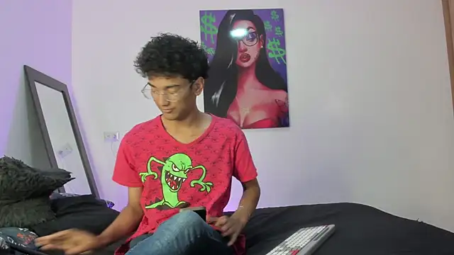 harrytwink18 online show from January 30, 1:42 pm