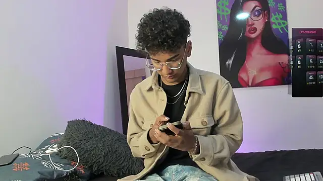 harrytwink18 online show from February 4, 1:27 pm