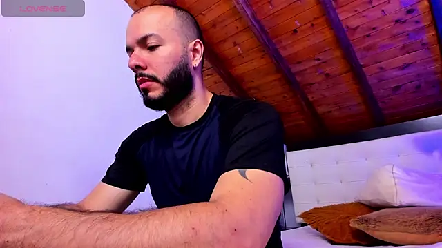 Tom Bailey online show from March 5, 12:45 pm