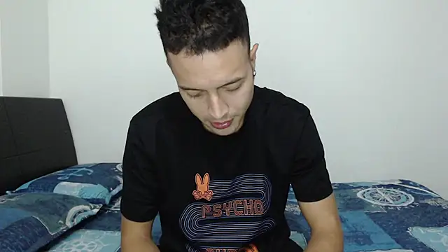 dimitriquiet05 online show from December 5, 3:15 am