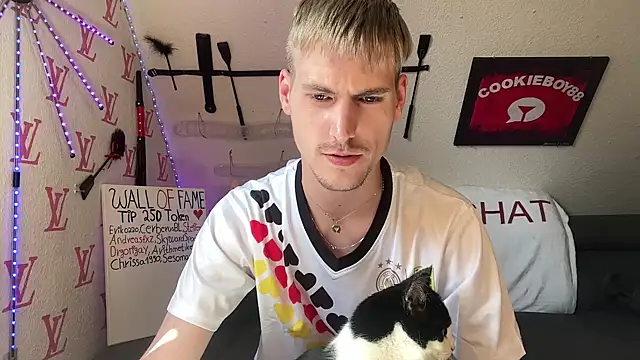 Cookieboy88 online show from May 29, 12:15 pm