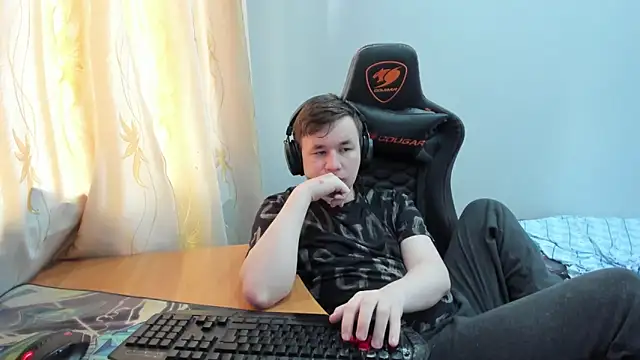 iliaskrislove online show from May 25, 2:34 pm