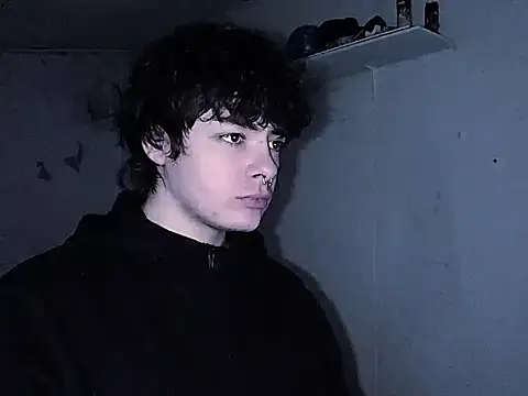 V4mpXboy online show from June 6, 5:24 am