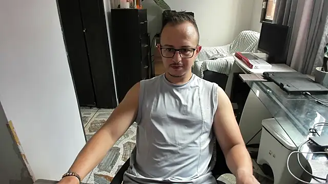 jacob strokes01 online show from June 16, 5:59 pm