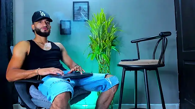 Damian 022 online show from February 7, 2:45 pm