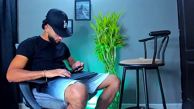 Damian 022 online show from February 24, 4:24 am