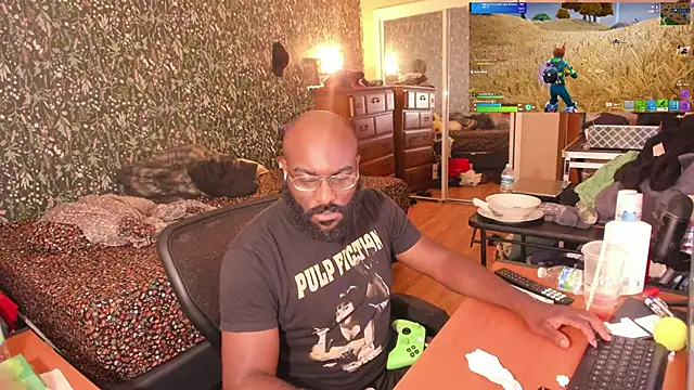 MrChuckDailyXXX online show from July 24, 10:50 pm