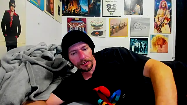 cloudyystar666 online show from December 14, 4:08 am