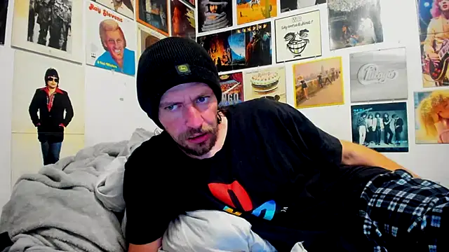 cloudyystar666 online show from December 15, 9:06 am