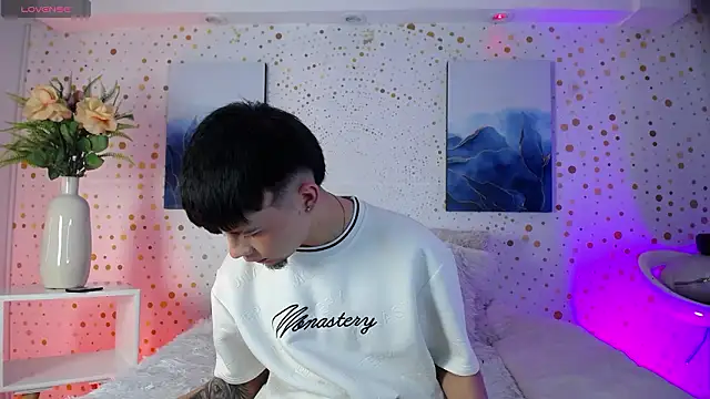 Steev Novoa online show from February 3, 3:15 am