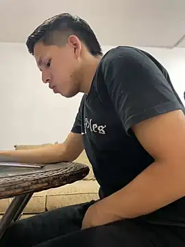 Dani202017 online show from January 3, 12:33 am