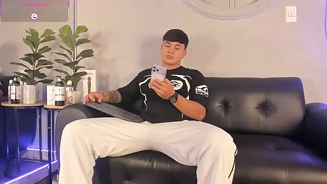 Cristopher strong online show from April 9, 1:28 pm