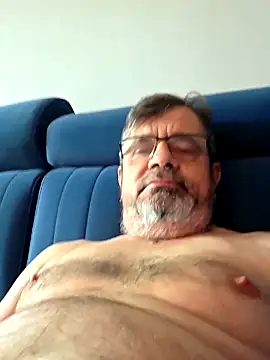 axecoman60 online show from April 8, 9:30 am