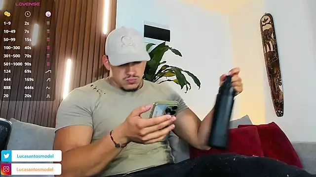 lucasanto  online show from April 8, 5:41 am