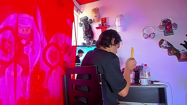 LilOwen  online show from June 26, 7:49 pm