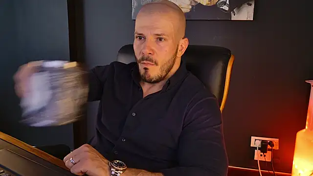 AngeloEric online show from April 18, 11:00 am