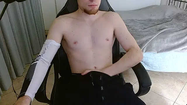 FitGuyDream online show from November 9, 2:26 am