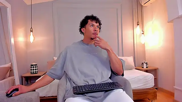 Dominick star online show from February 12, 1:28 pm