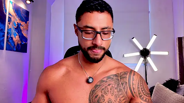 LiamGarcia1 online show from June 1, 5:02 pm