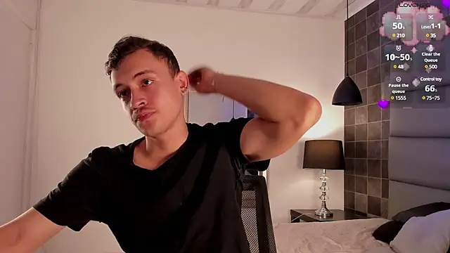 Desmon Clark online show from March 14, 10:15 pm