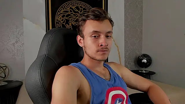 Desmon Clark online show from January 28, 9:40 pm